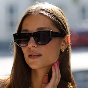 nwt OTRA Elka Black Sunglasses